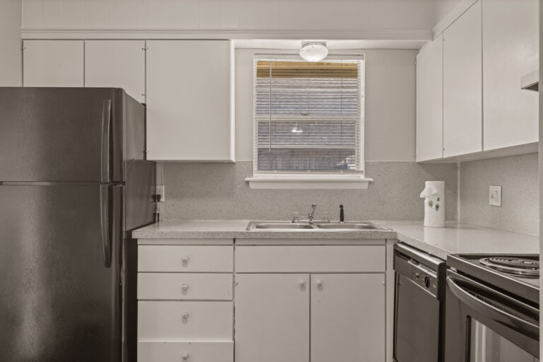 17-web-or-mls-Clairmont1201_GCREP-17