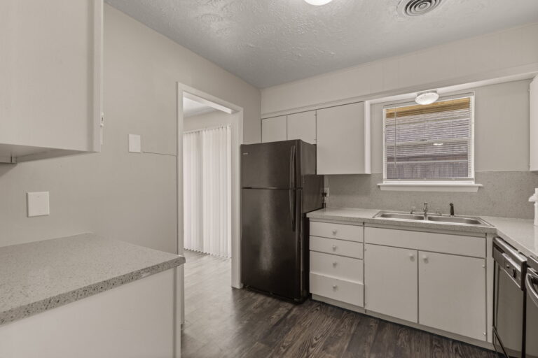 18-web-or-mls-Clairmont1201_GCREP-18