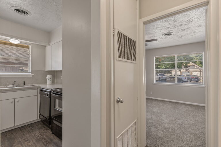 19-web-or-mls-Clairmont1201_GCREP-19