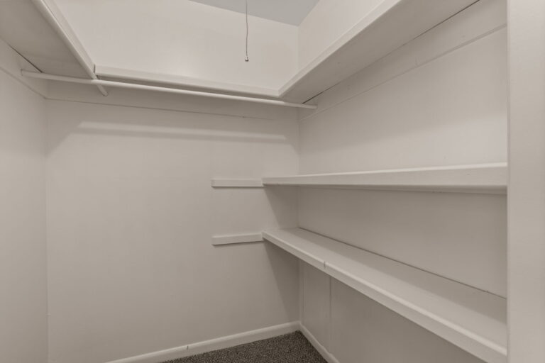 28-web-or-mls-Clairmont1201_GCREP-28