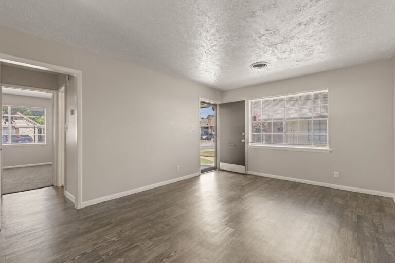 4-web-or-mls-Clairmont1201_GCREP-4